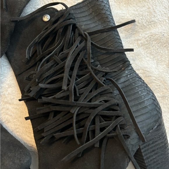 UGG Koolaburra Fringe Faded Black Suede Snake Skin Boots - Picture 11 of 12